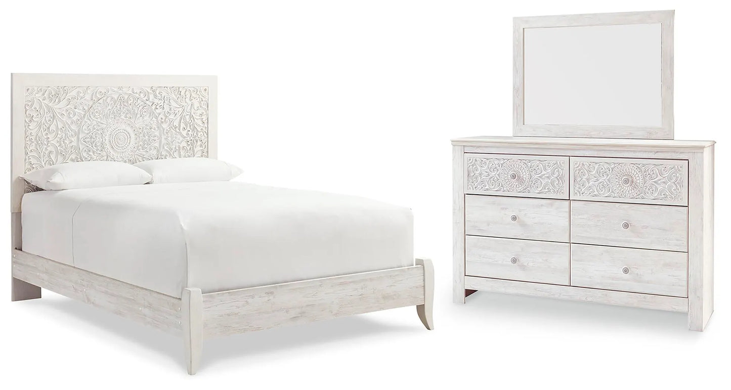 Cama queen, cómoda y espejo Paxberry