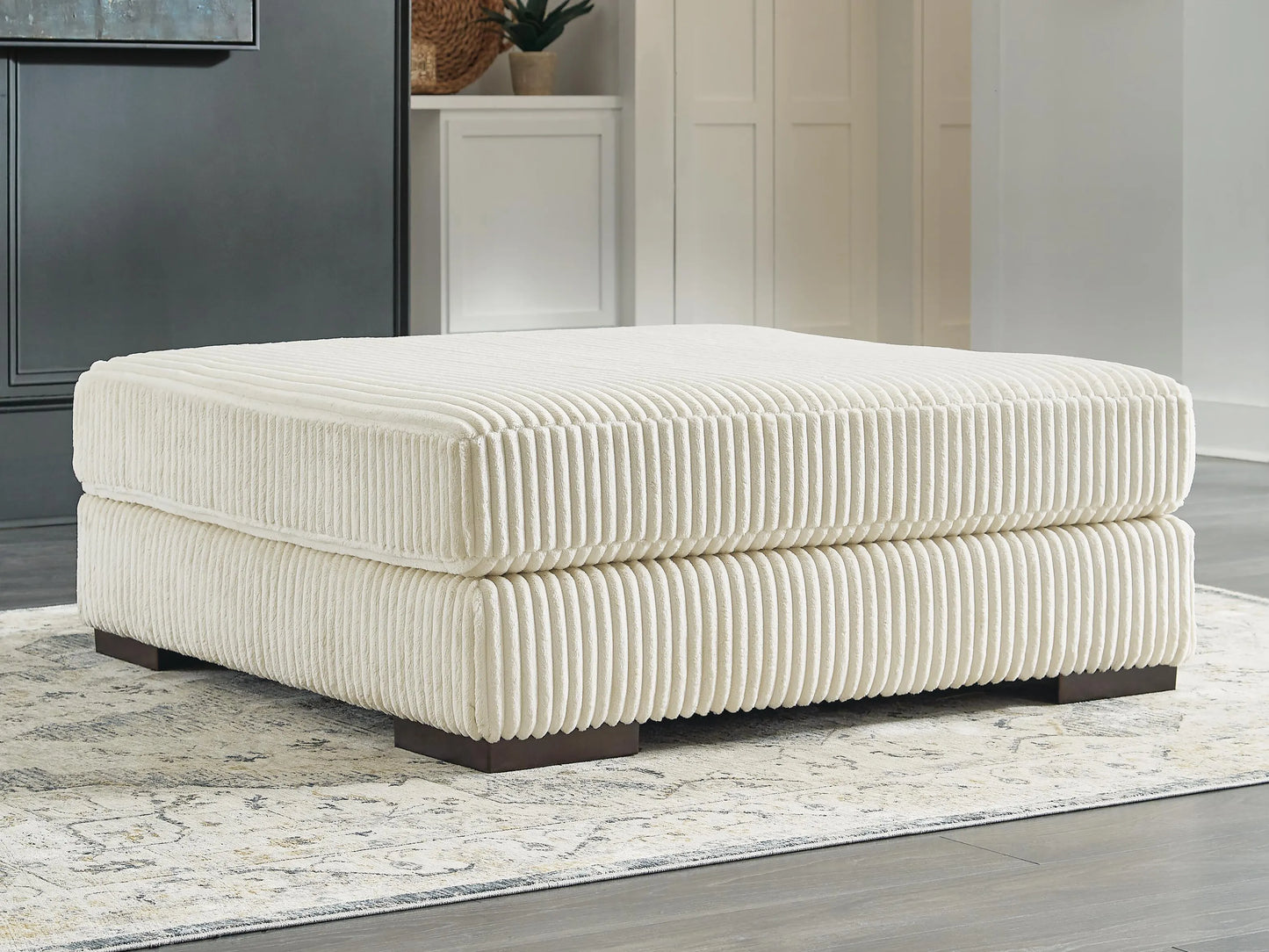 Puf de acento oversize Lindyn