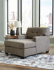 Chaise Mahoney