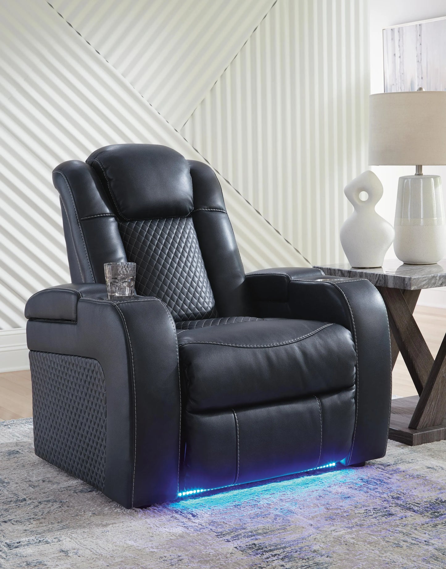 Sillón reclinable eléctrico Fyne-Dyme