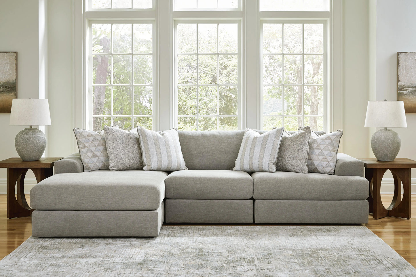 Seccional de 3 piezas Avaliyah con chaise longue