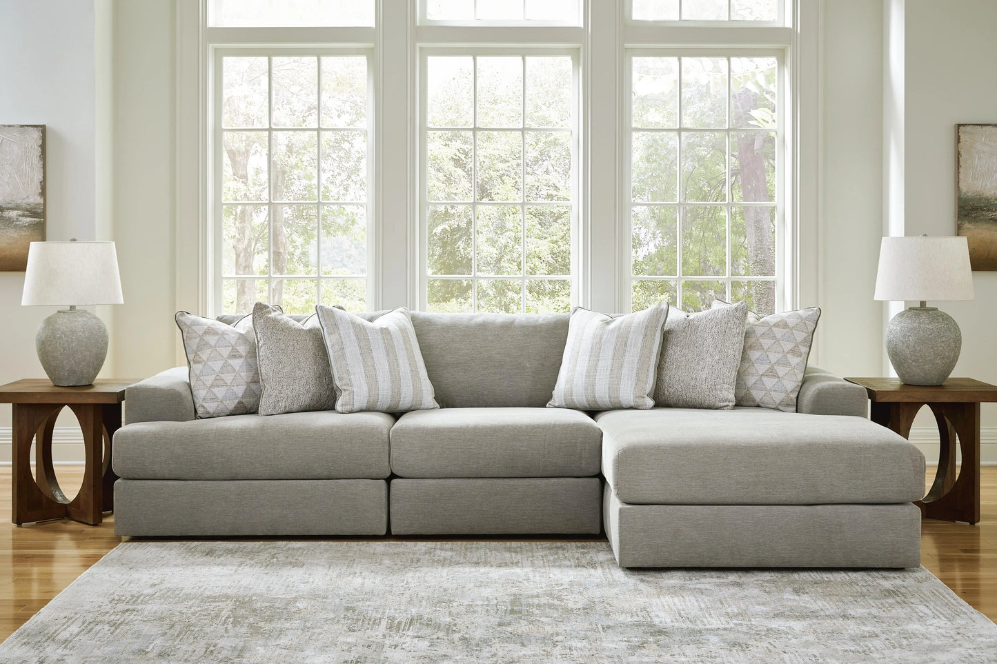 Seccional de 3 piezas Avaliyah con chaise longue