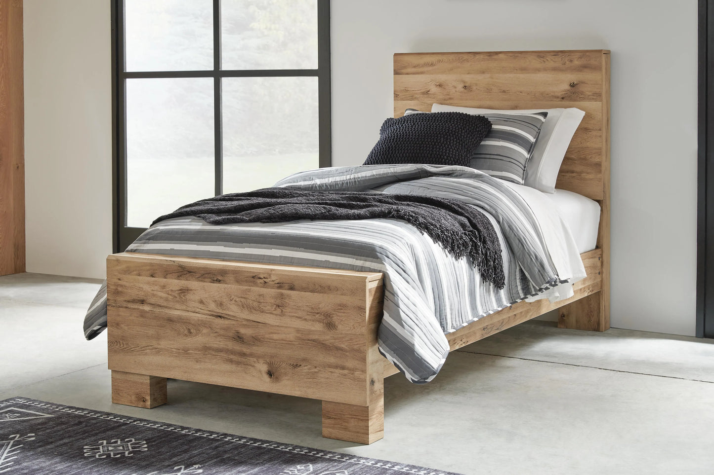 Cama doble Hyanna con paneles
