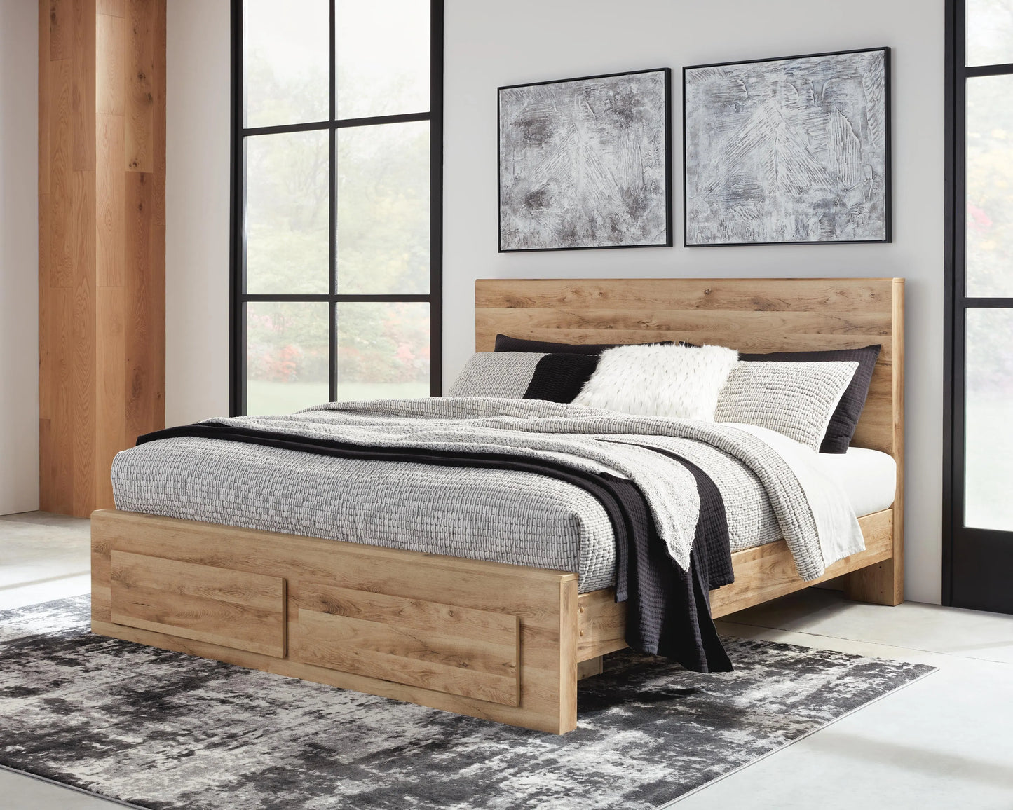 Cama con panel de almacenamiento Hyanna King