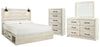 Cama king de paneles Cambeck con almacenaje, cómoda, espejo y sinfonier