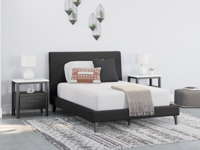 Cama Cadmori completamente tapizada con somier de láminas enrollables