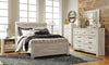 Cama Bellaby Queen con panel, tocador, espejo, cómoda y 2 mesitas de noche