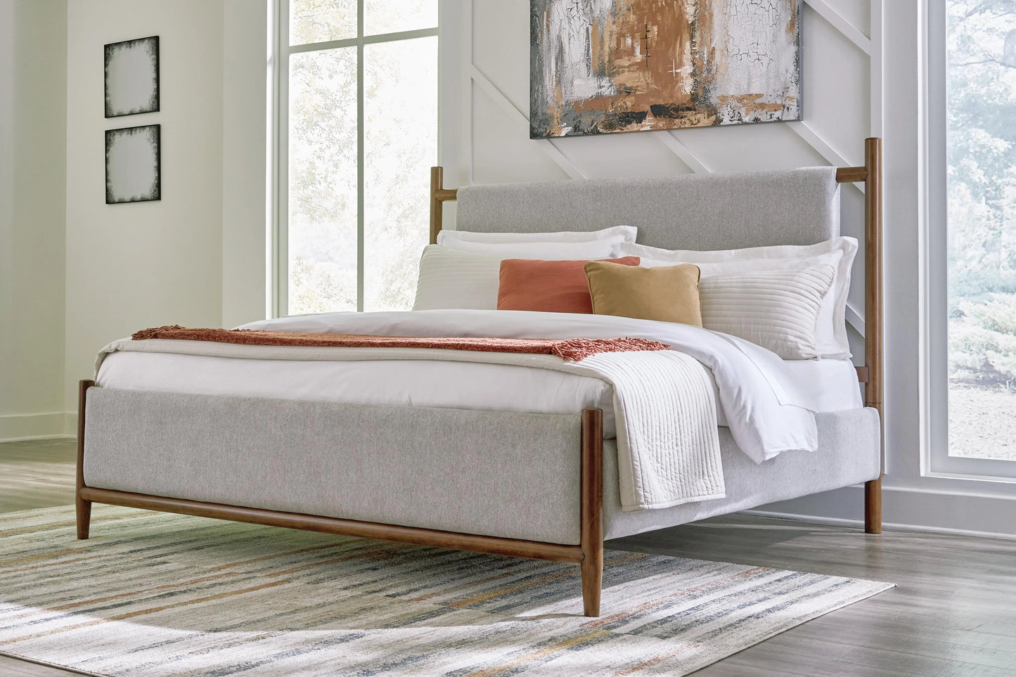 Cama tapizada Lyncott Queen con paneles