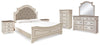 Cama King Realyn con cabecero, cómoda, espejo, cajonera y 2 mesitas de noche