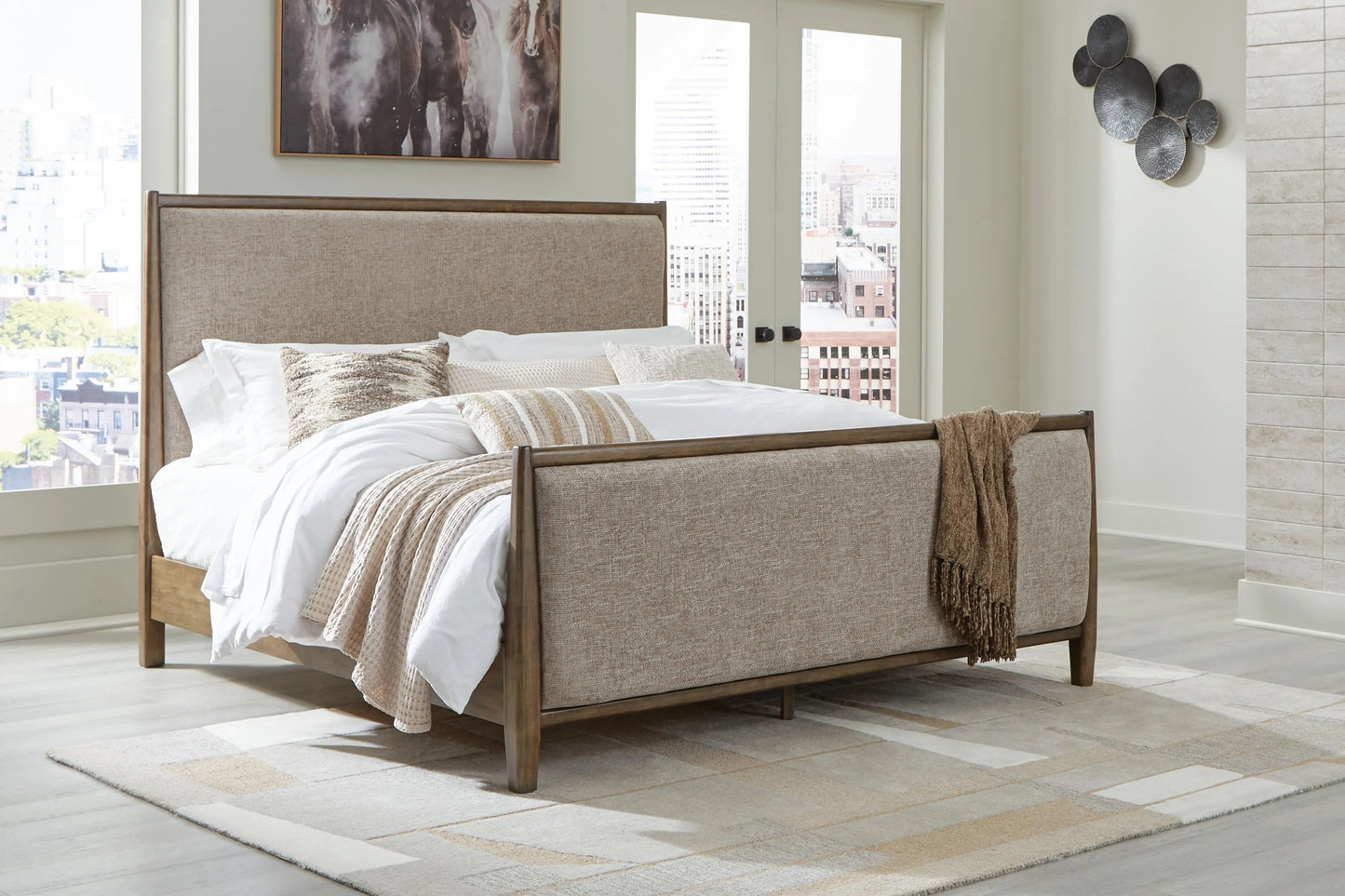 Roanhowe Queen Upholstered Bed