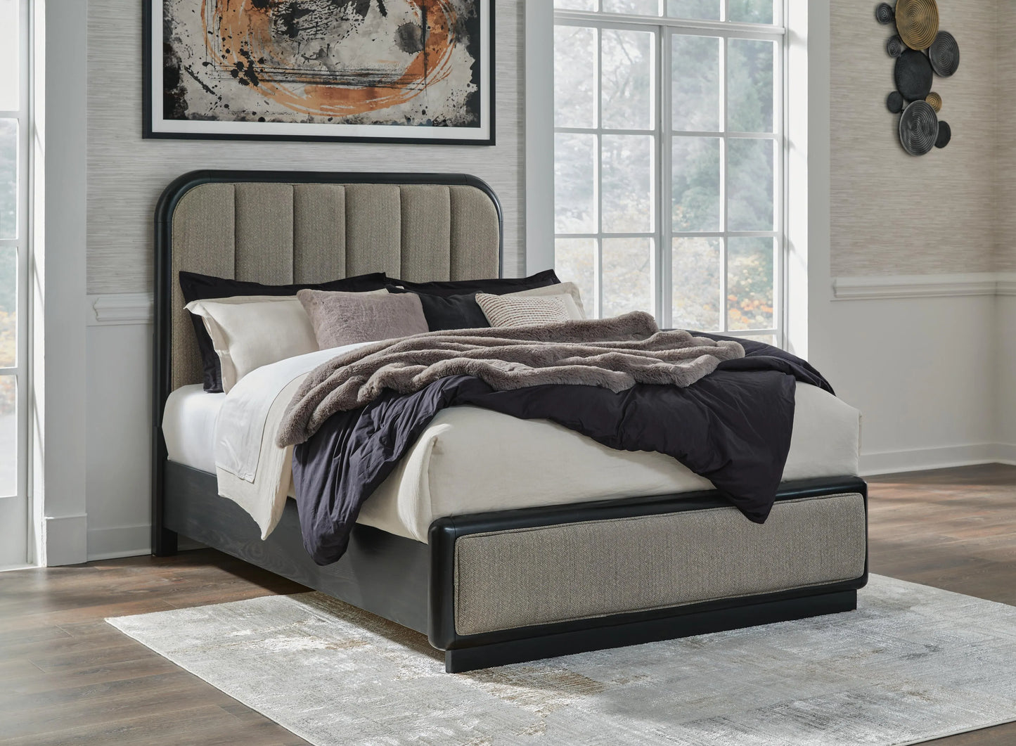 Cama tapizada Rowanbeck Queen