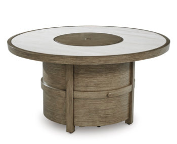 Mesa con fogata Rainier Ranch