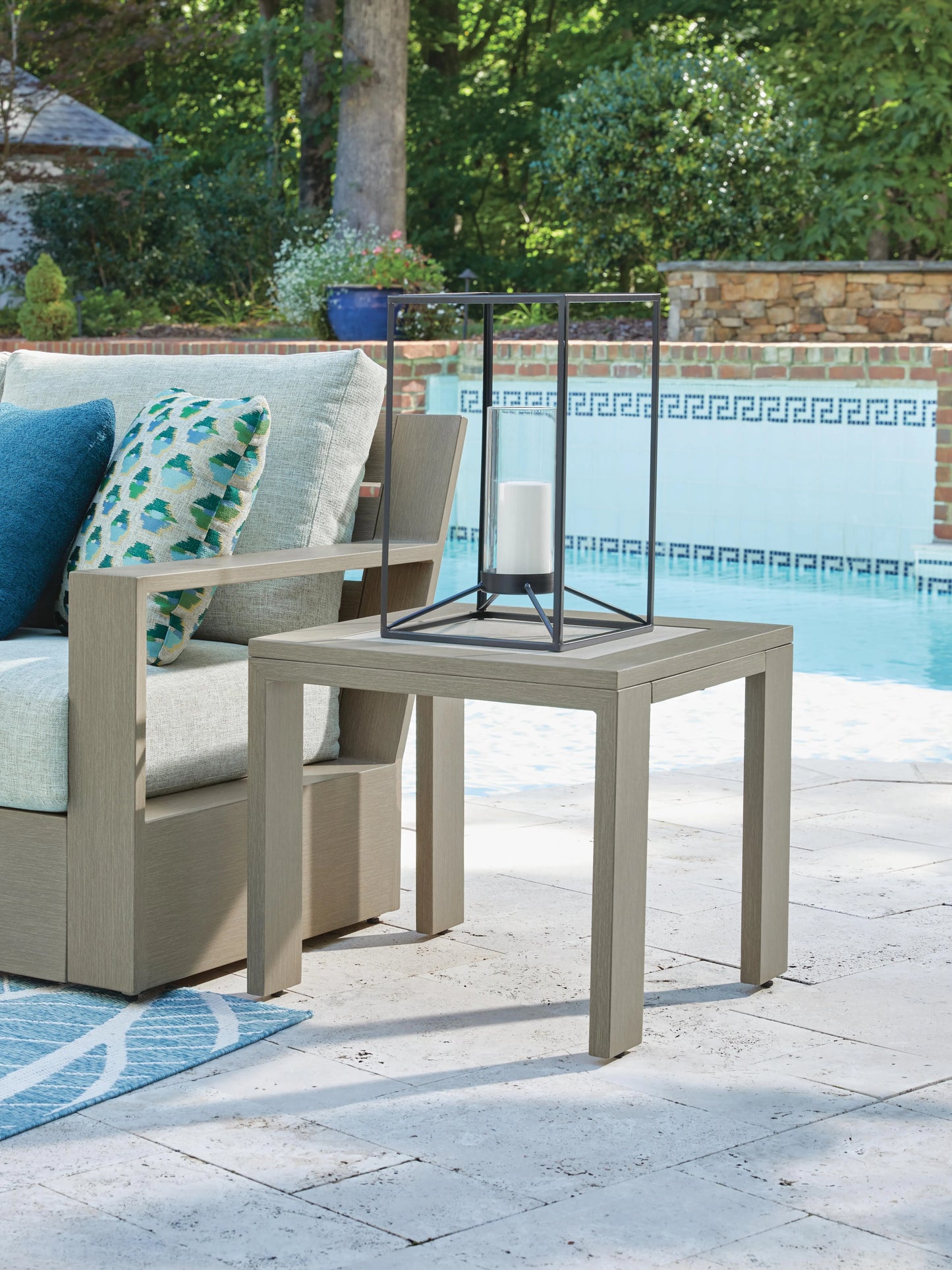 Mesa auxiliar de exterior Kimpton Isle